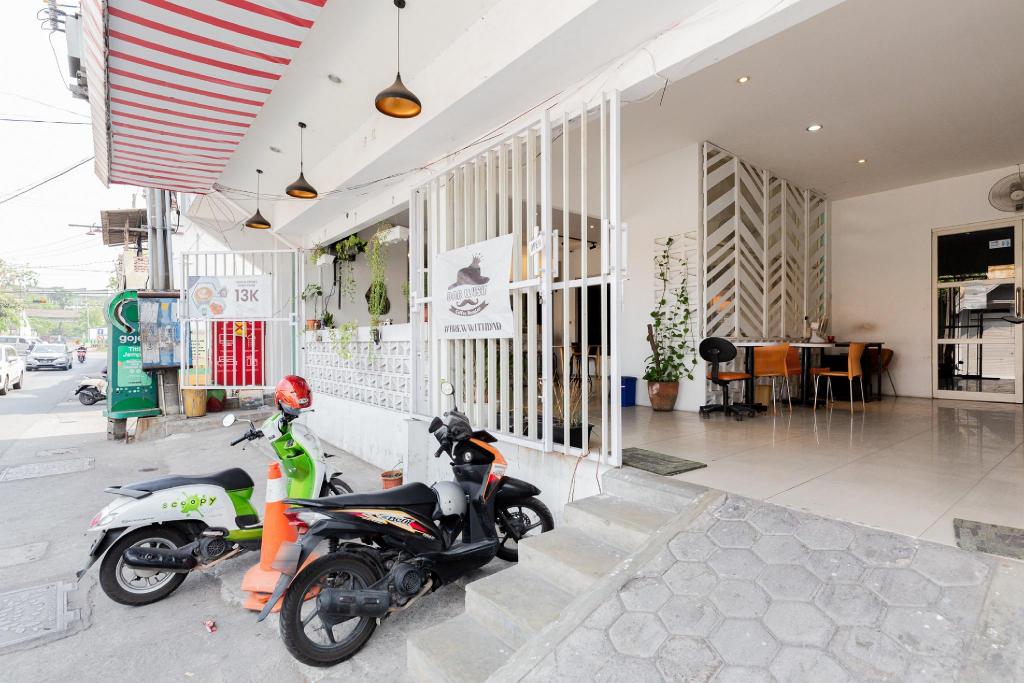 RedDoorz @ Siwalankerto Surabaya 38/49