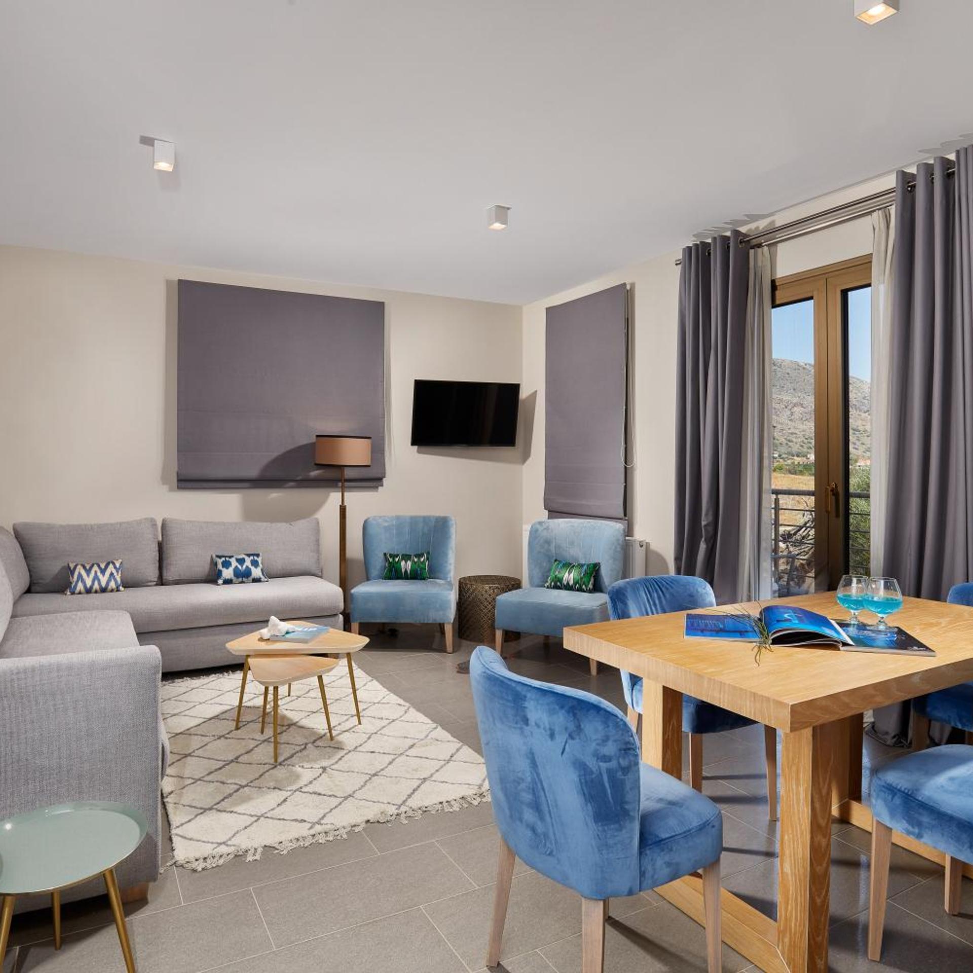 Sempre Viva Suites 35/45