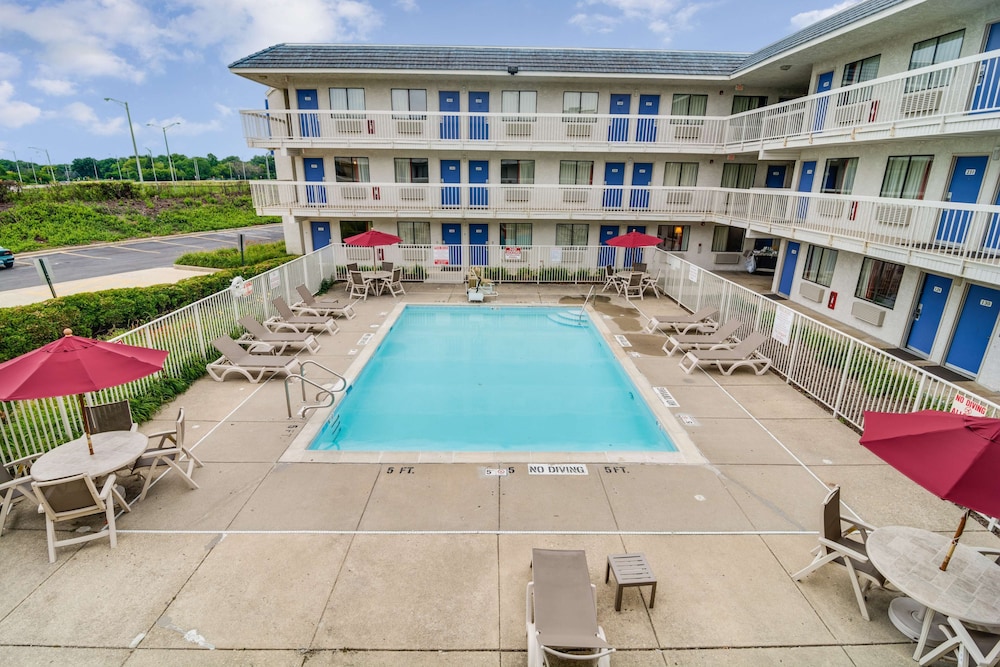 Motel6 Rolling Meadows, IL - Chicago Northwest in ROLLING MEADOWS - IL