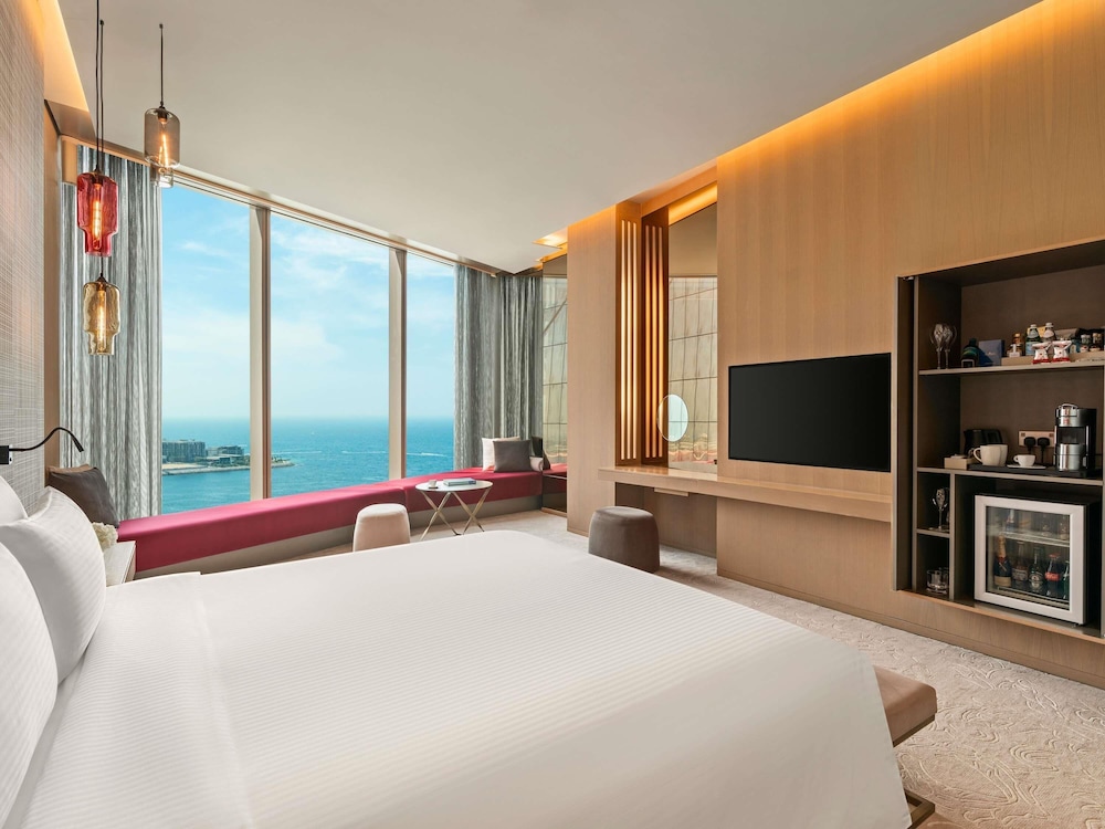 PANORAMA ROOM