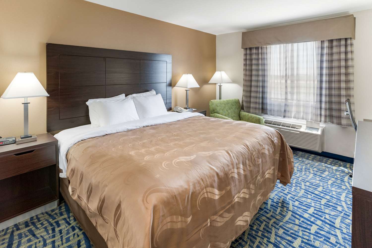 Quality Inn Rochelle IL 12/43