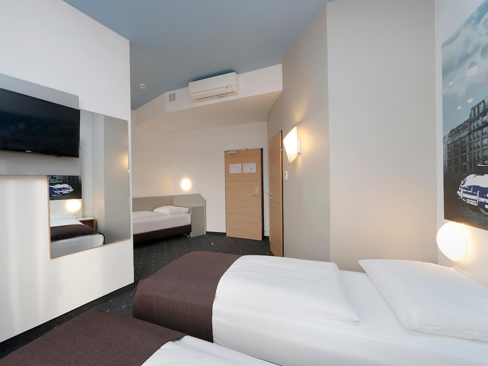 ROOM, TRIPLE, 3 BEDS