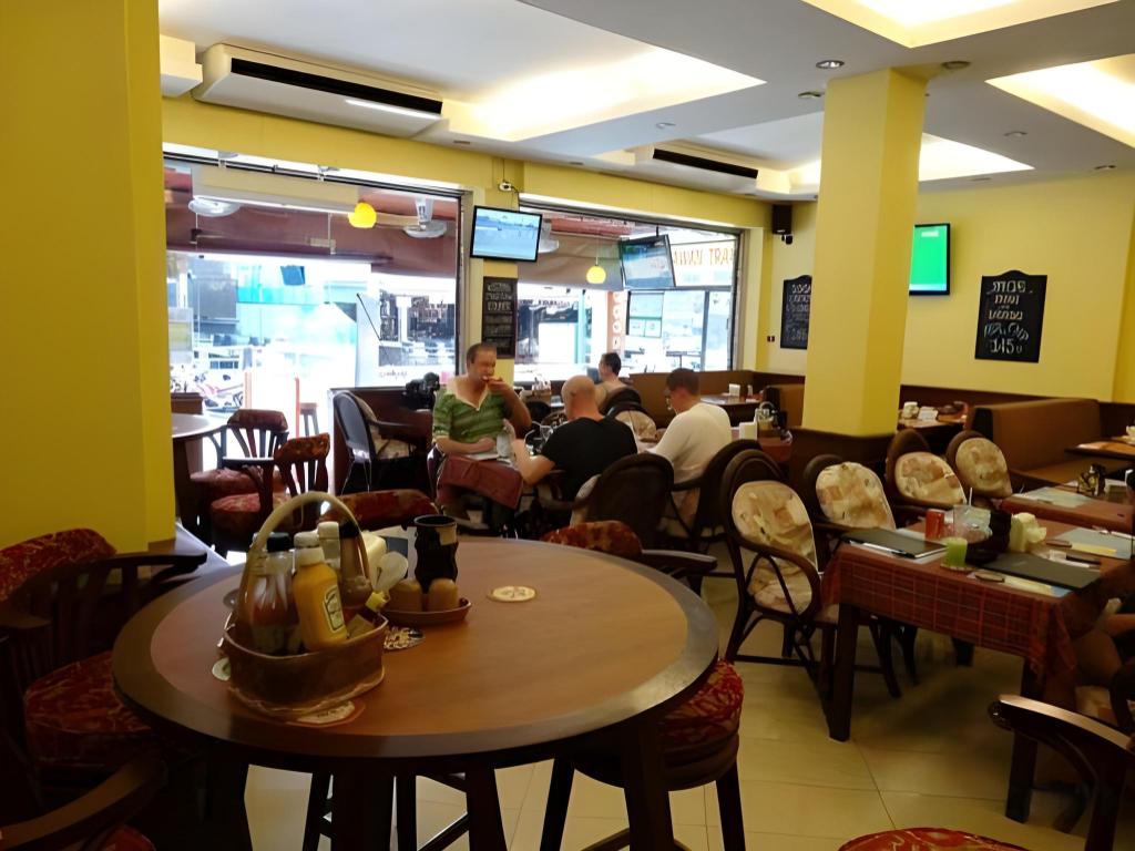 restaurant cafeteria