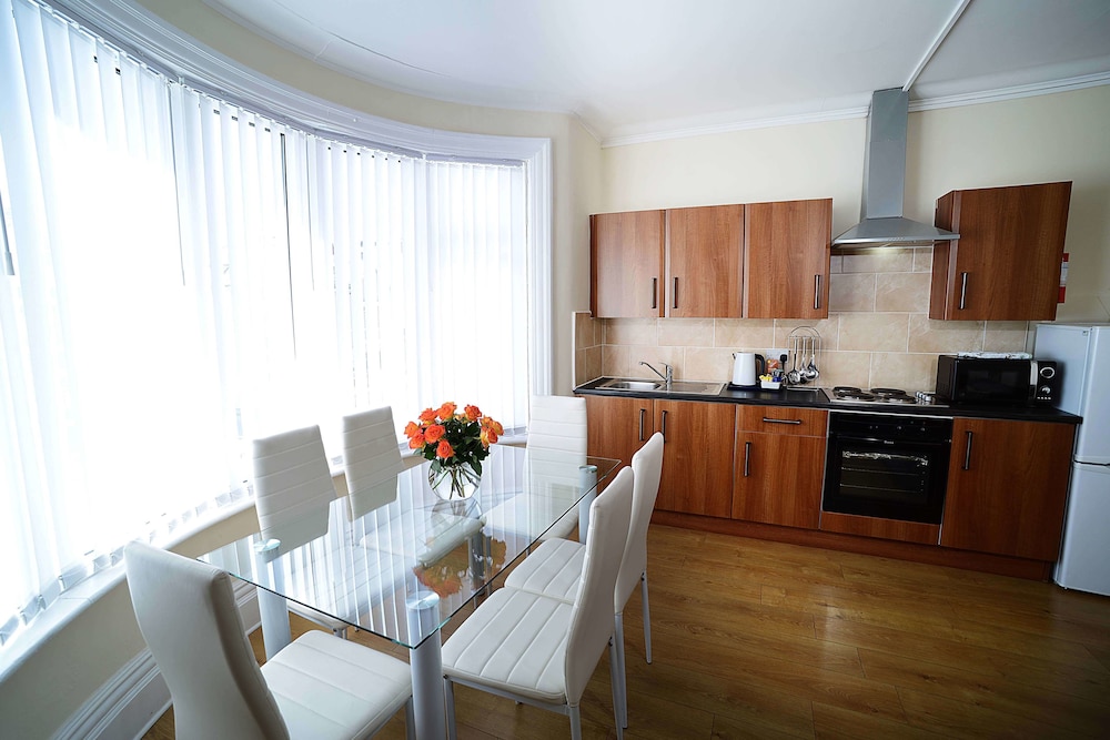 Twelve Self Serviced Apartments 40/50