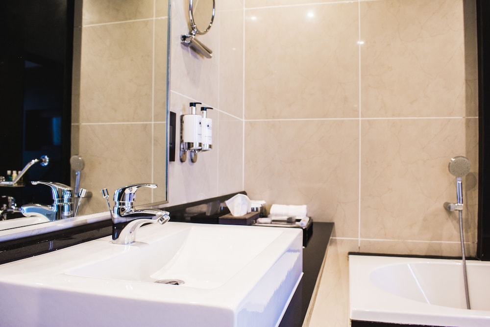 Onomo Hotel Dar es Salaam 12/30