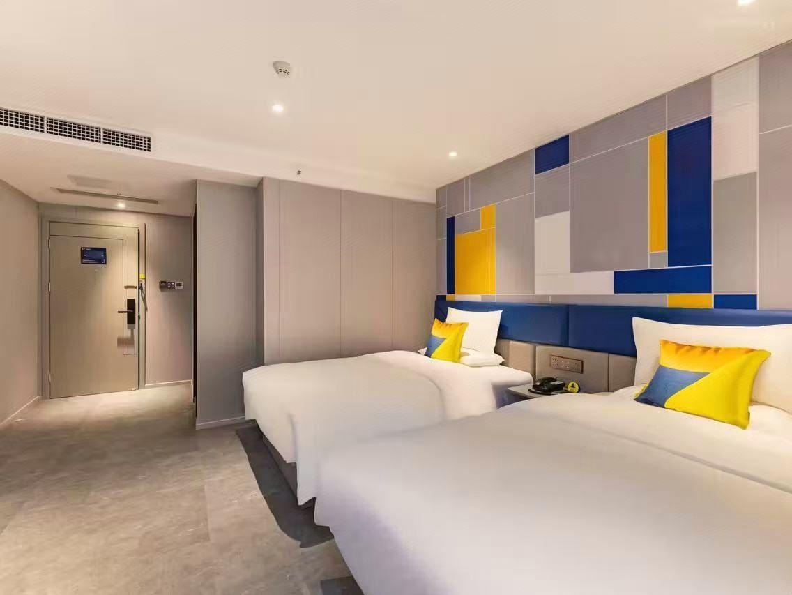 7 Days Inn (Beijing Dinghui Temple Wuluju Metro Station) 24/50