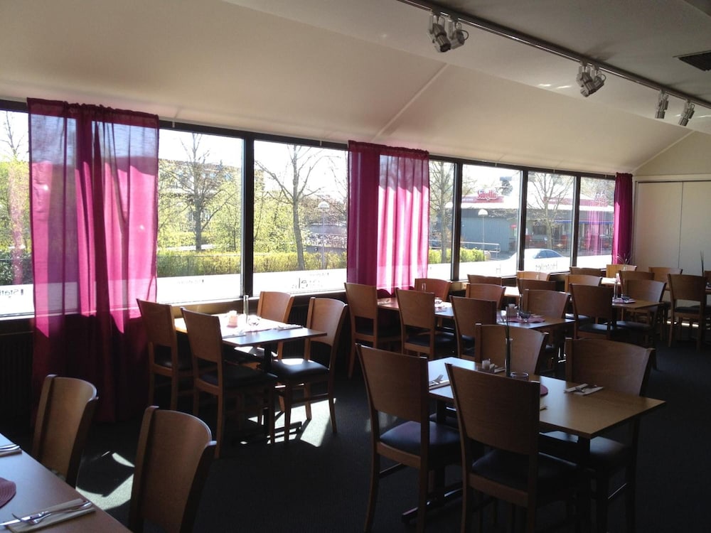 Kumla Hotel 37/38