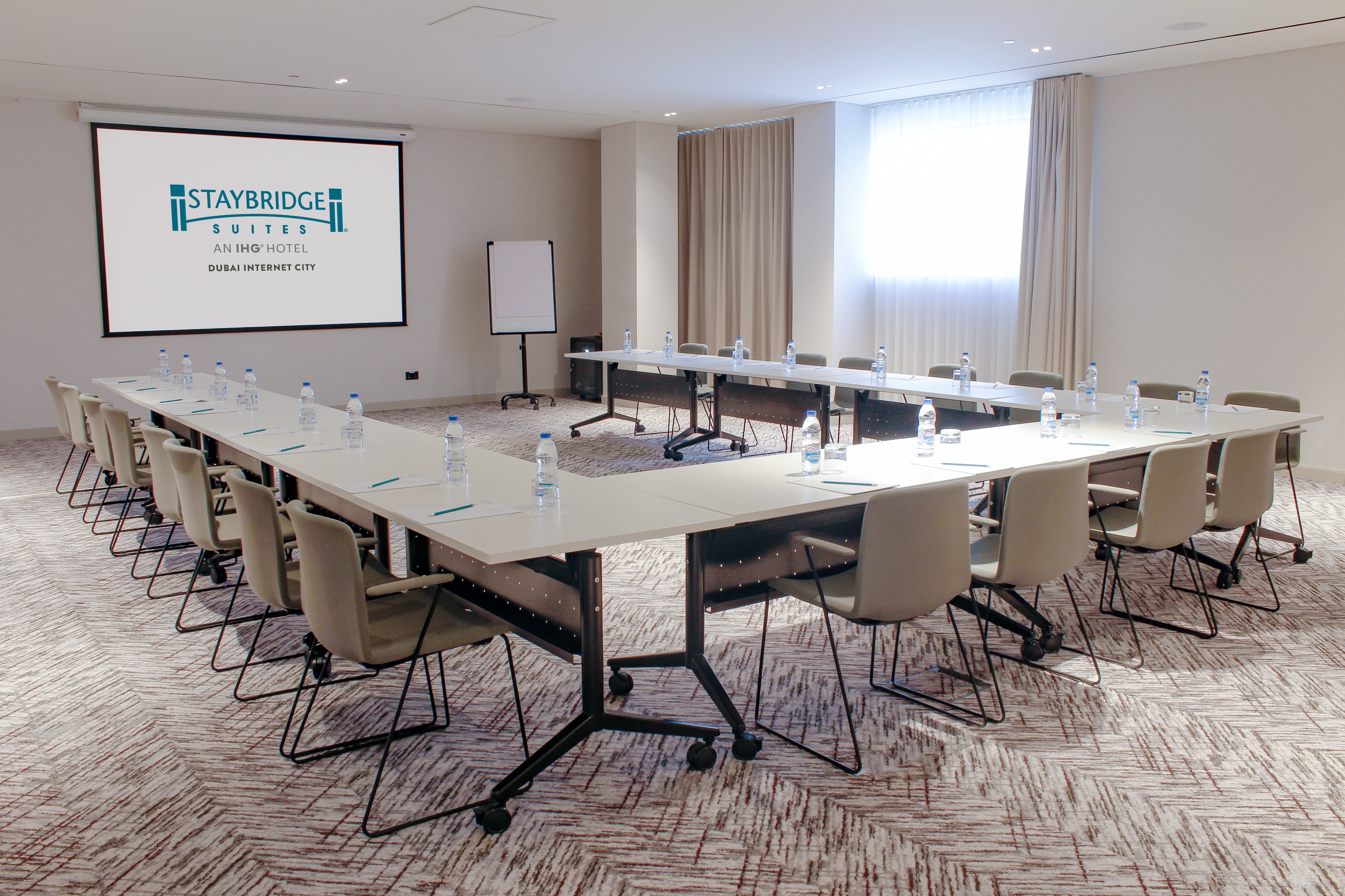 Staybridge Suites Dubai Internet City 52/60