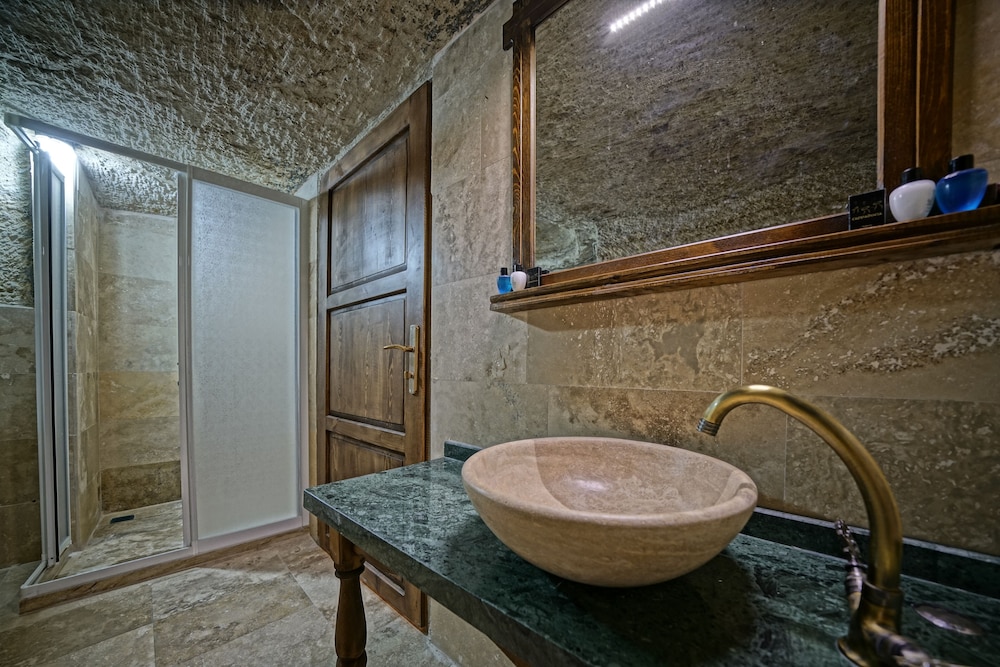 Cappa Cave Hotel 48/50