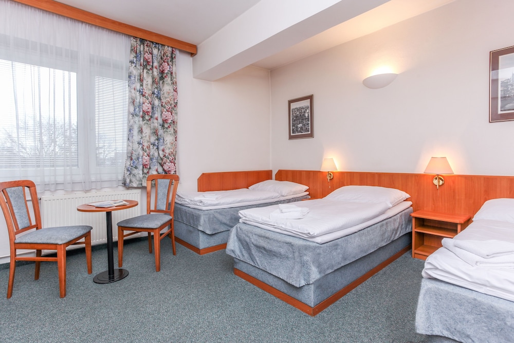 Hotel Astra 24/64