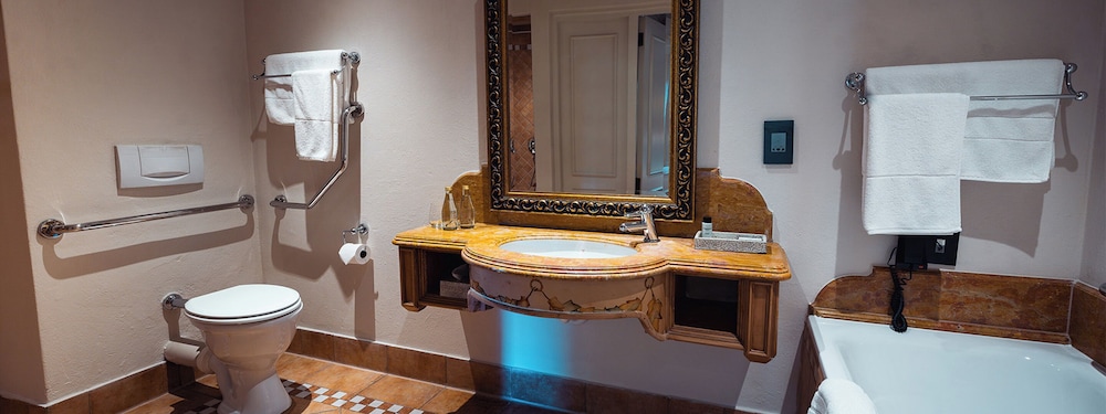 Palazzo Hotel At Montecasino 69/69