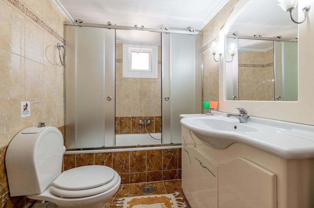 Arazzo Holiday Apartments 50/50