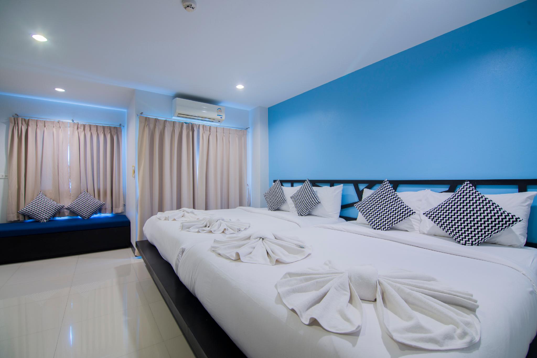 Family, 2 Queen Beds, City View