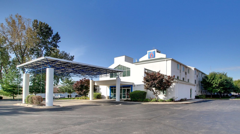 Motel6 Springfield, IL 47/50