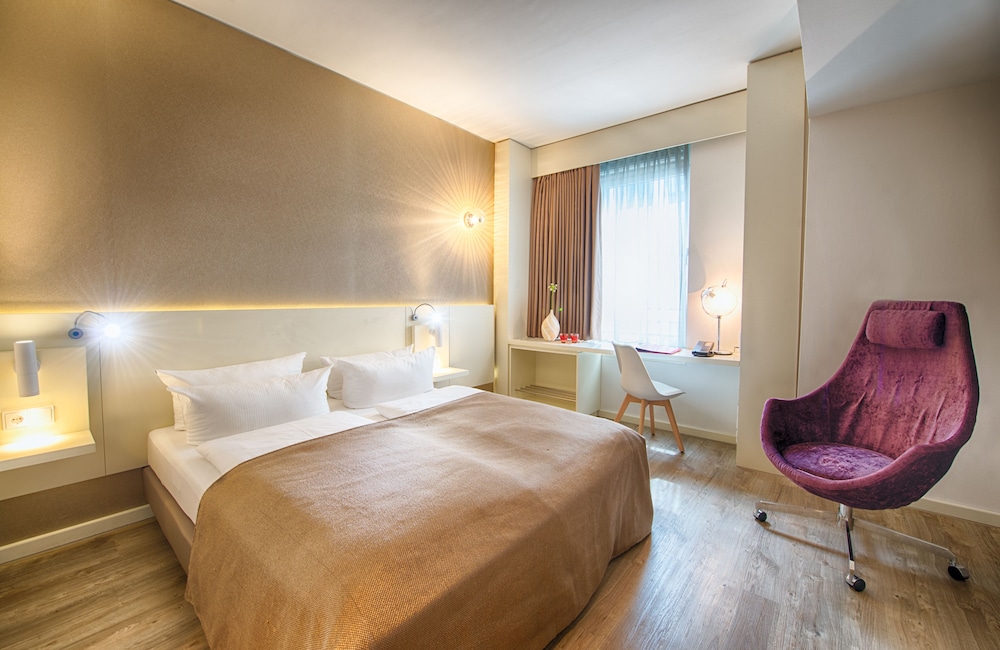 LEONARDO HOTEL BERLIN MITTE 17/56