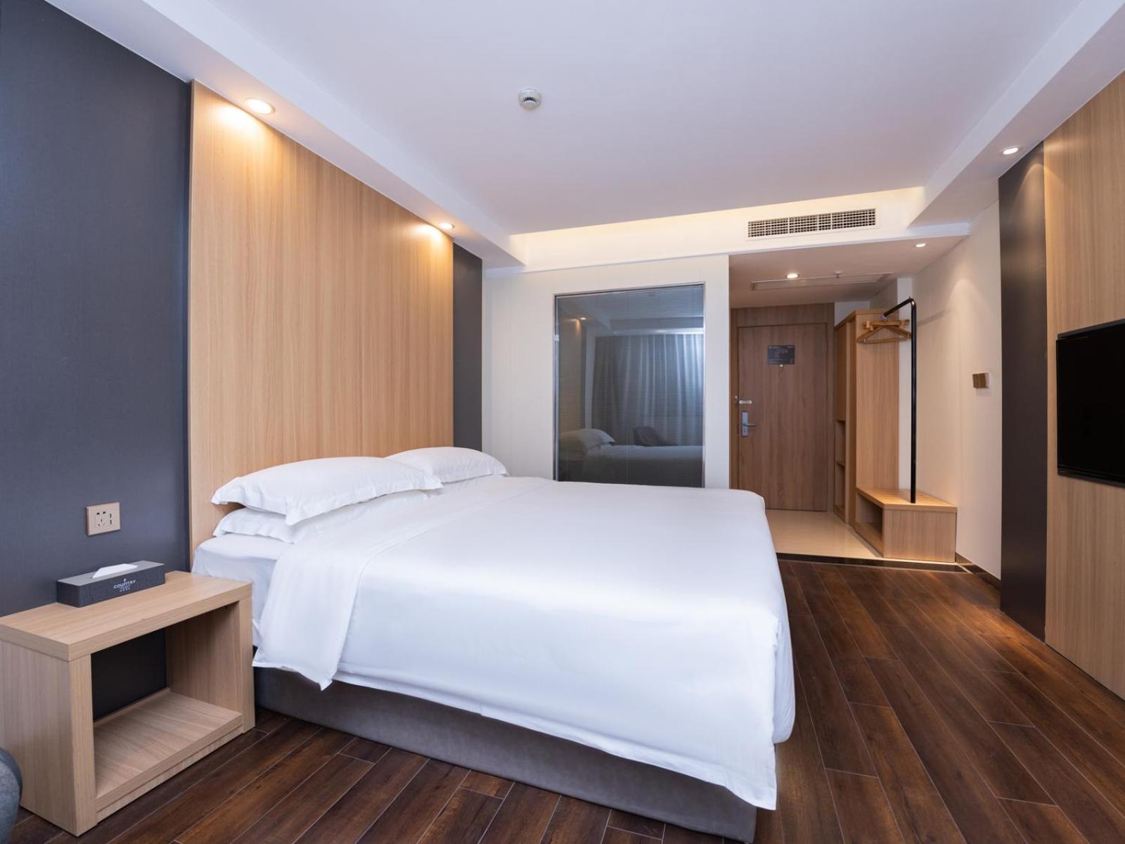 Superior, King Bed
