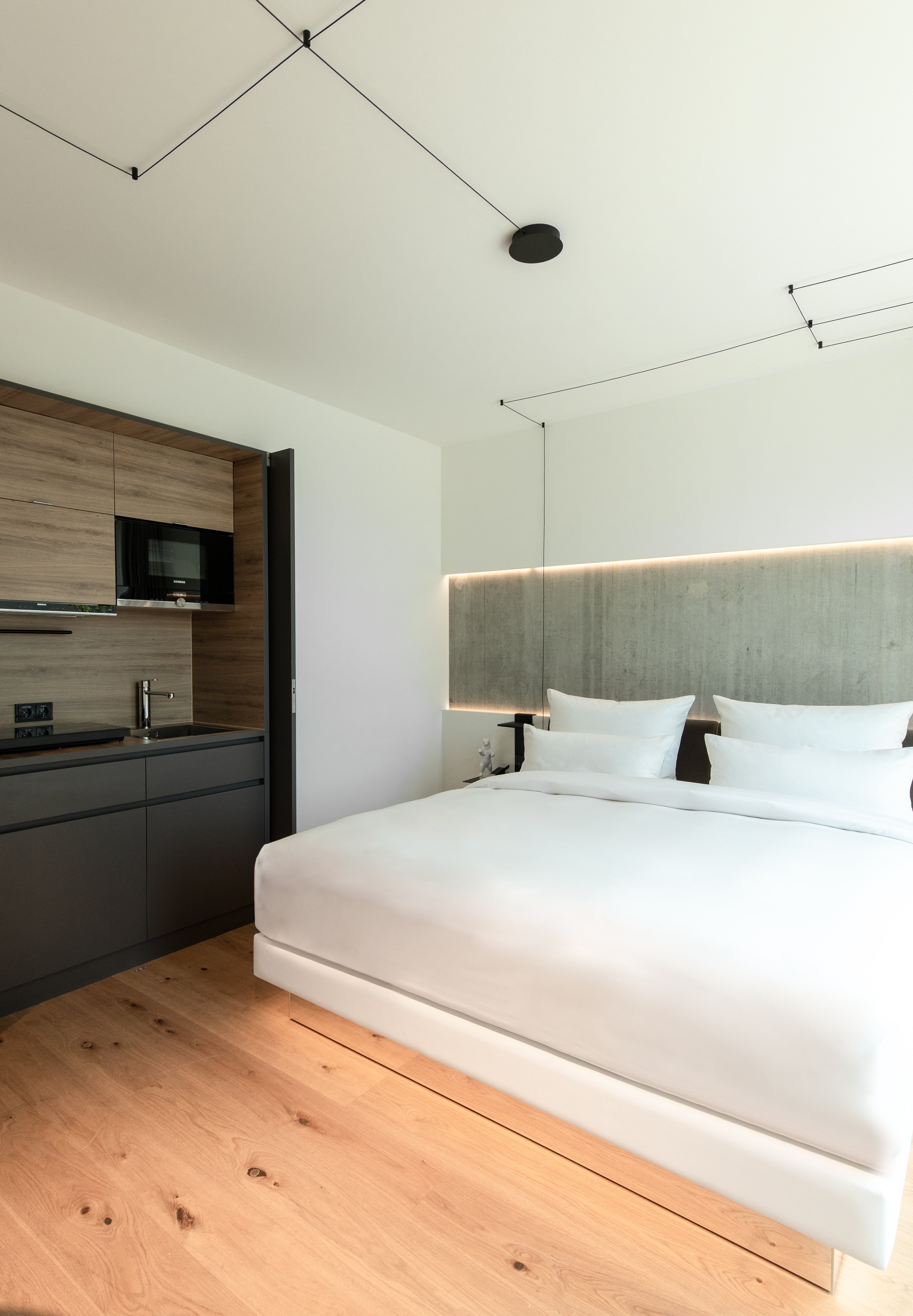 KPM Hotel and Residences 25/83