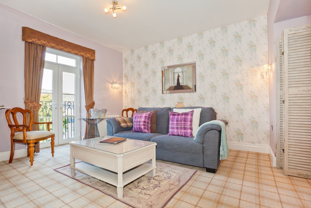 Bowness Bay Suites 22/31