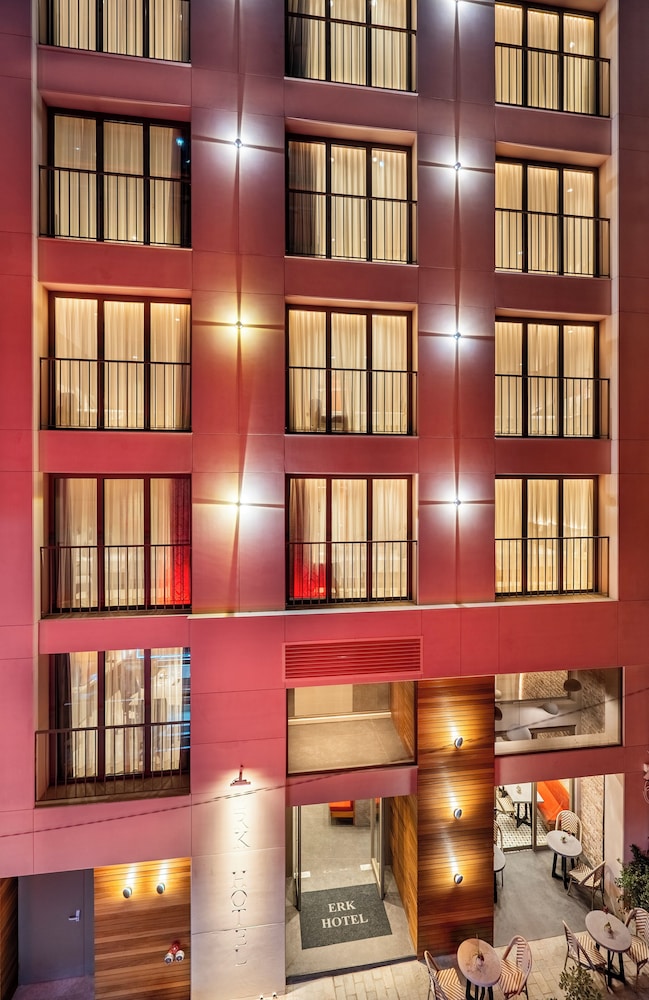Erk Hotel 5/50