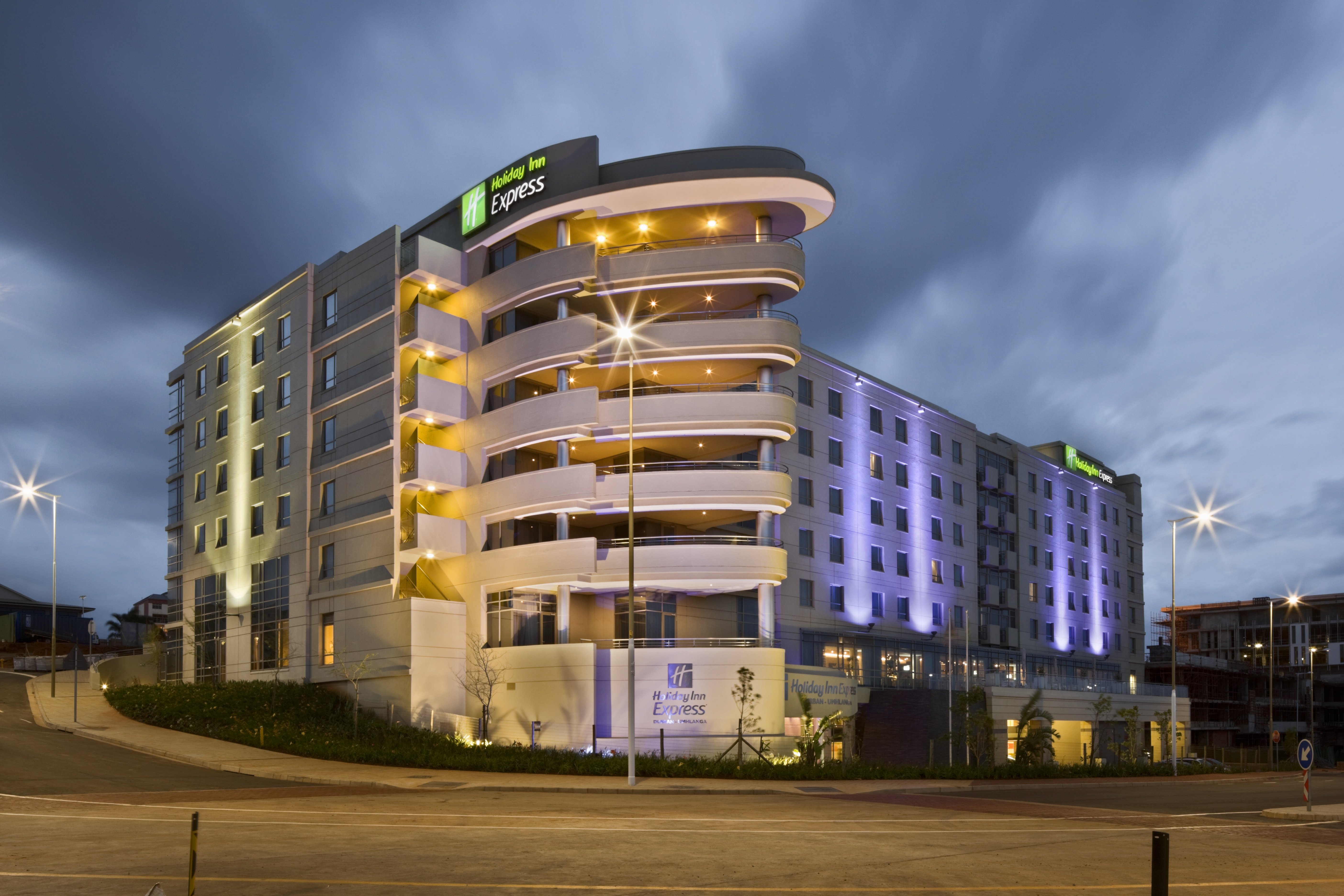 HOLIDAY INN EXPRESS DURBAN - UMHLANGA 4/83