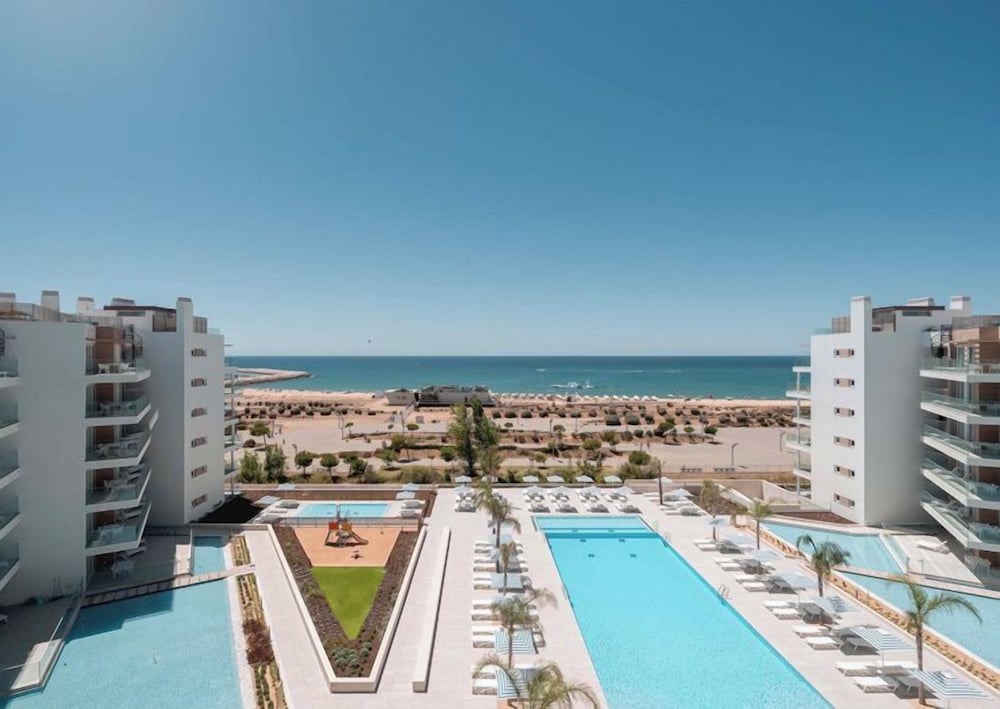 Dom Pedro Residences 15/22