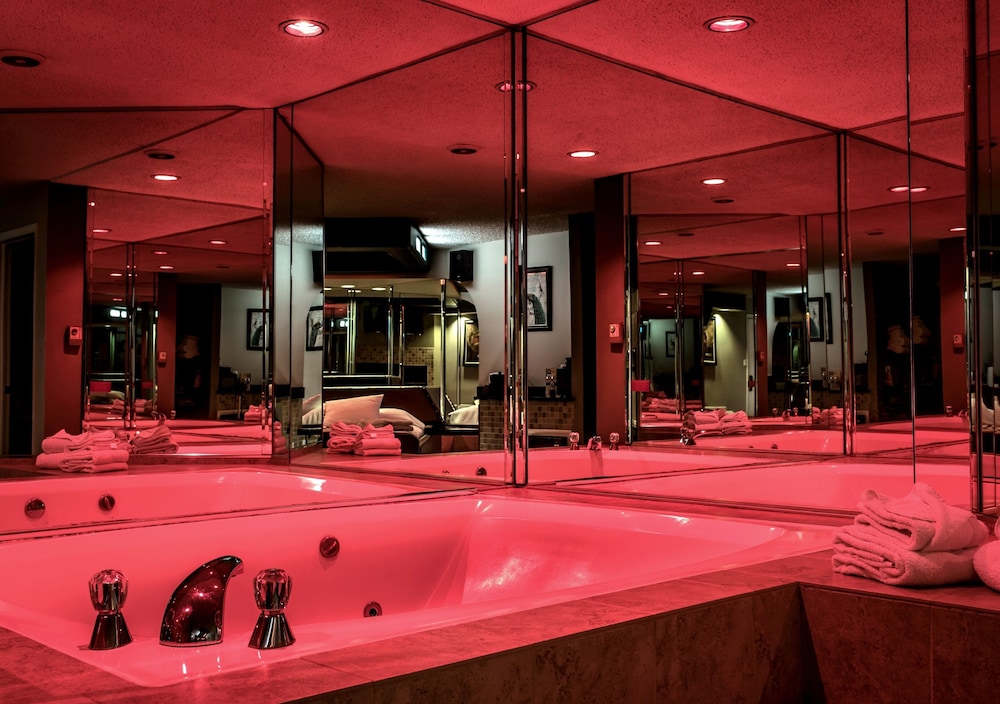 Essence Suites 18/28