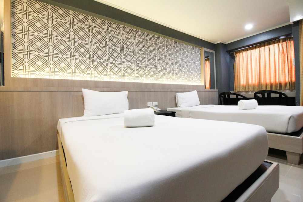 Convenient Park Hotel 10/45