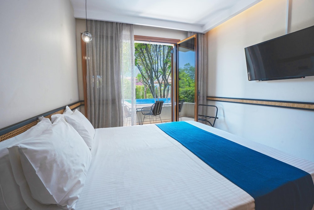 Standard, King Bed, Plunge Pool