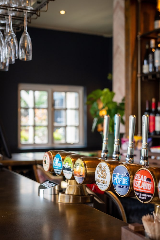 CROWN INN 16/33