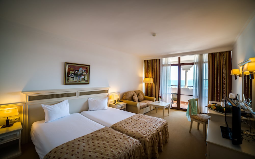 ROOM, DOUBLE OR TWIN BED, SEA VIEW