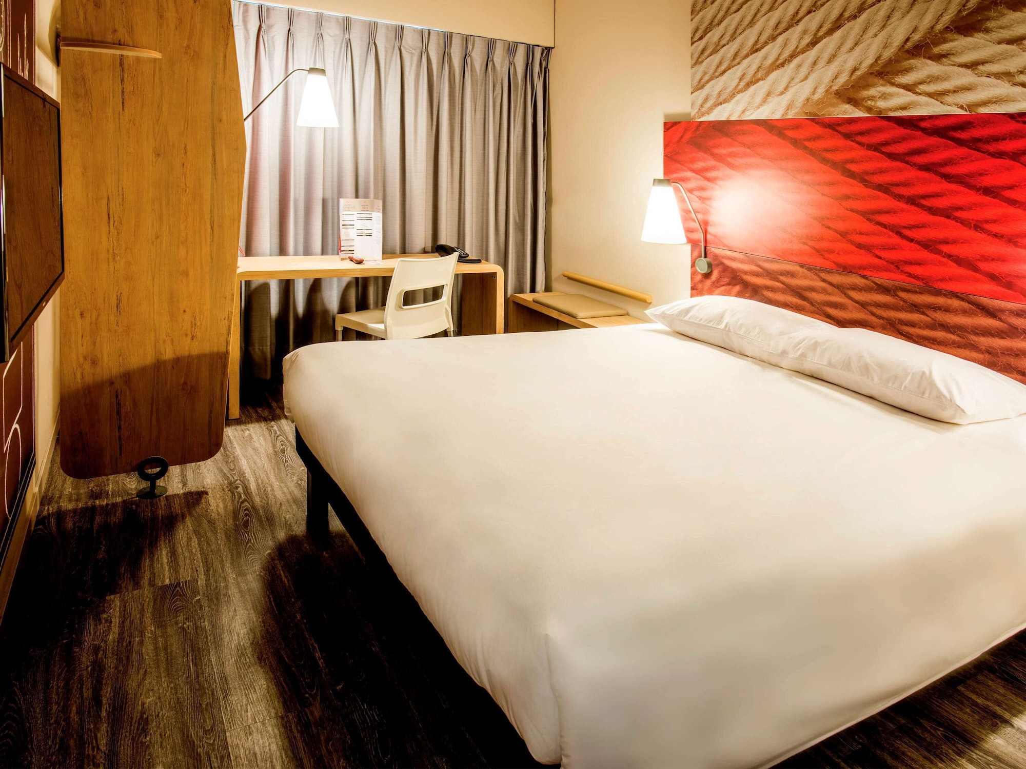 STANDARD, DOUBLE BED
