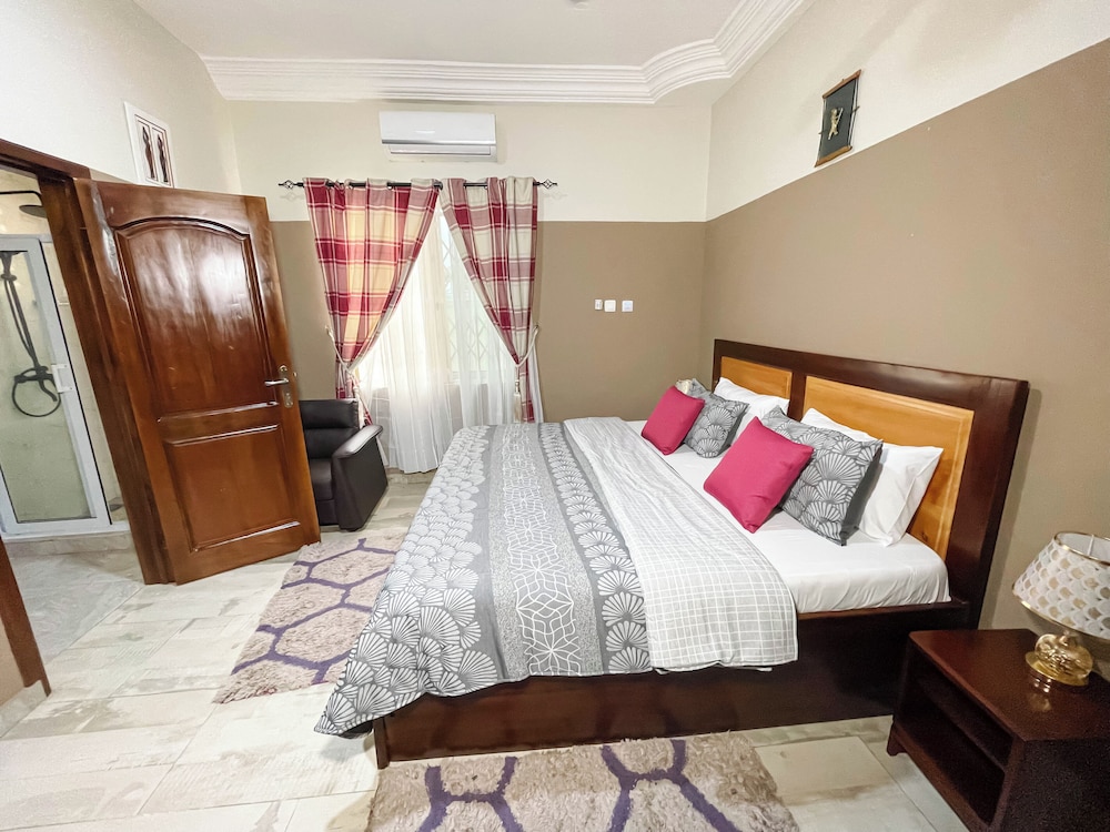 Deluxe, Triple, King Bed, Garden View, Eden Vale Hotel 9/10