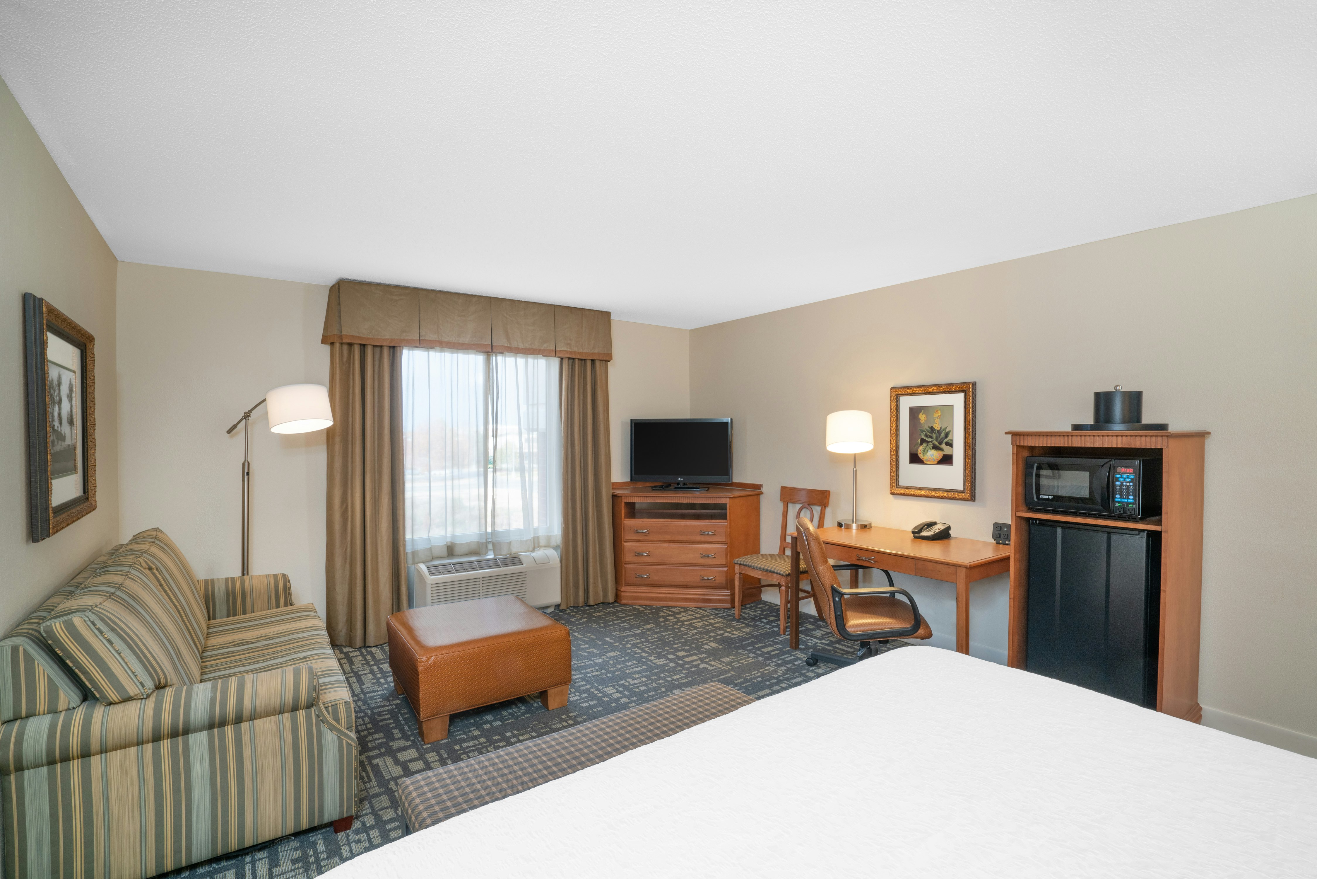 Hampton Inn Suites Murfreesboro 13/73