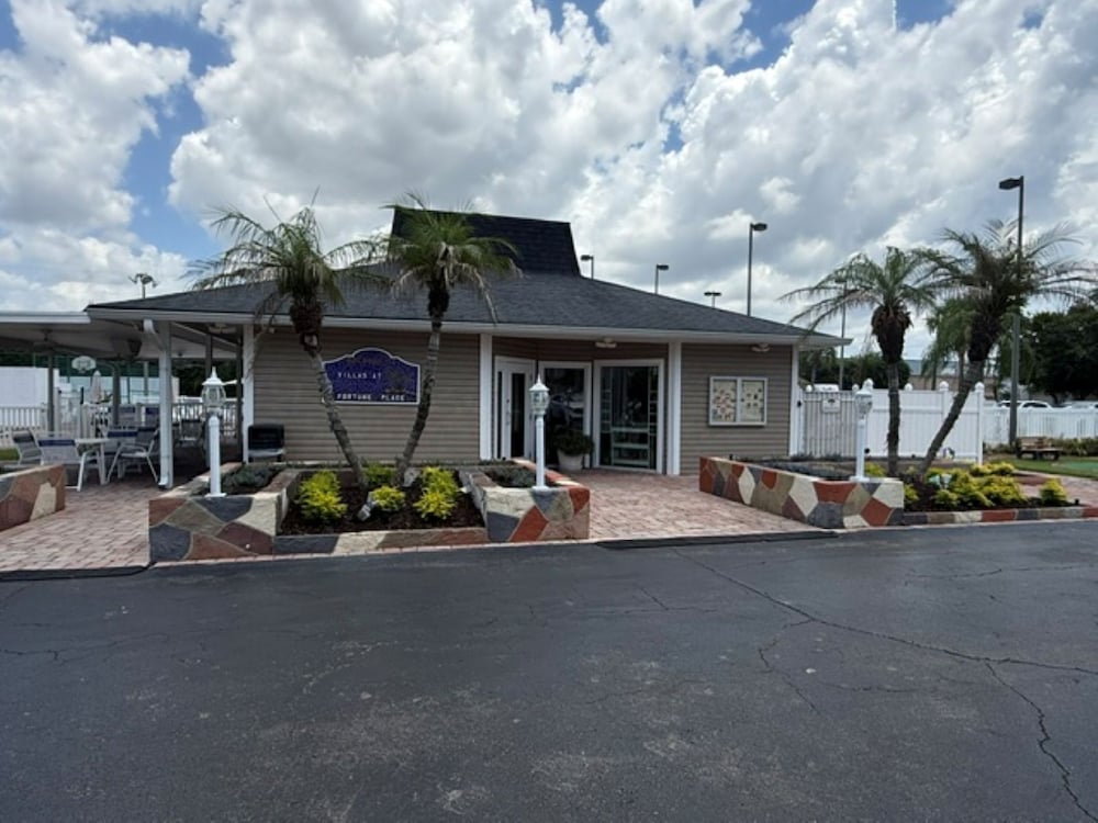 Villas At Fortune Place 6/57