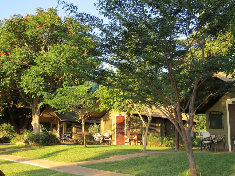 Crocodile Bridge Safari Lodge 44/50