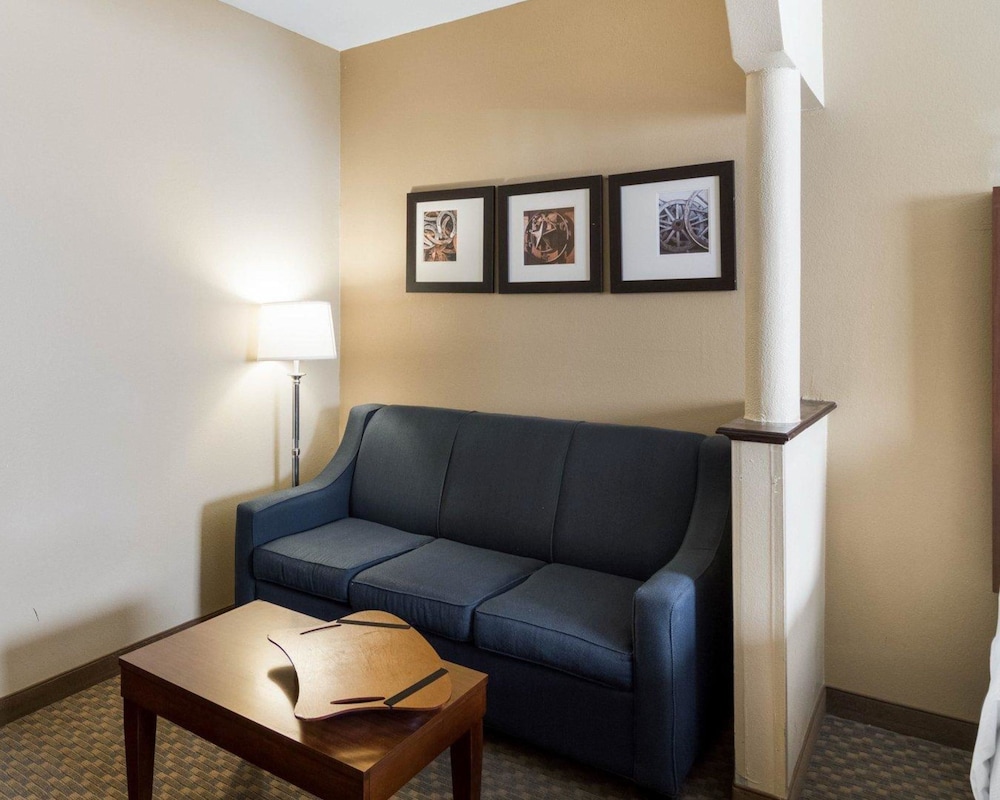 Quality Suites Midland North Loop 250 34/63