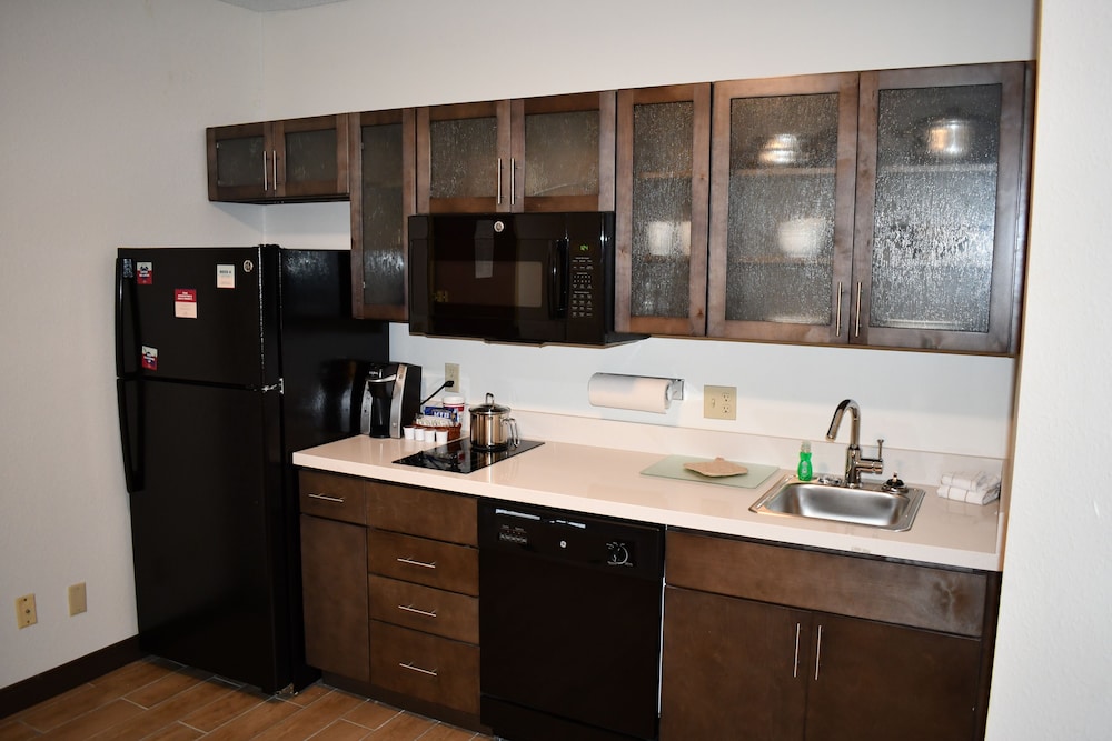 Candlewood Suites Grand Rapids Airport, an IHG Hotel 36/53