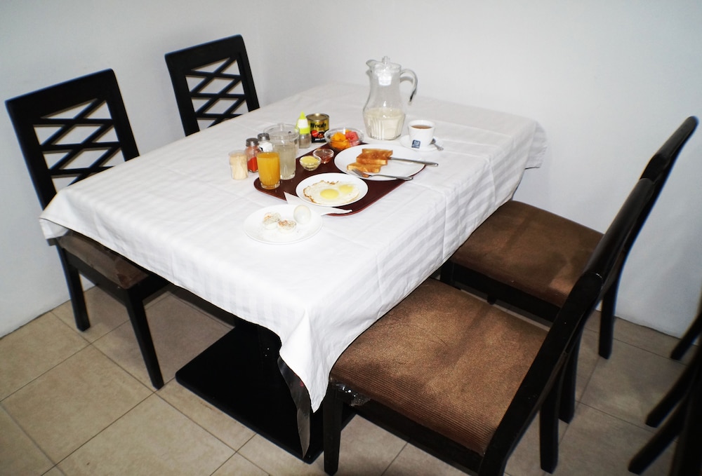 Econo Lodge 39/46