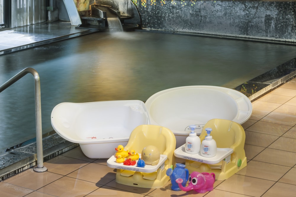swimming pool spa