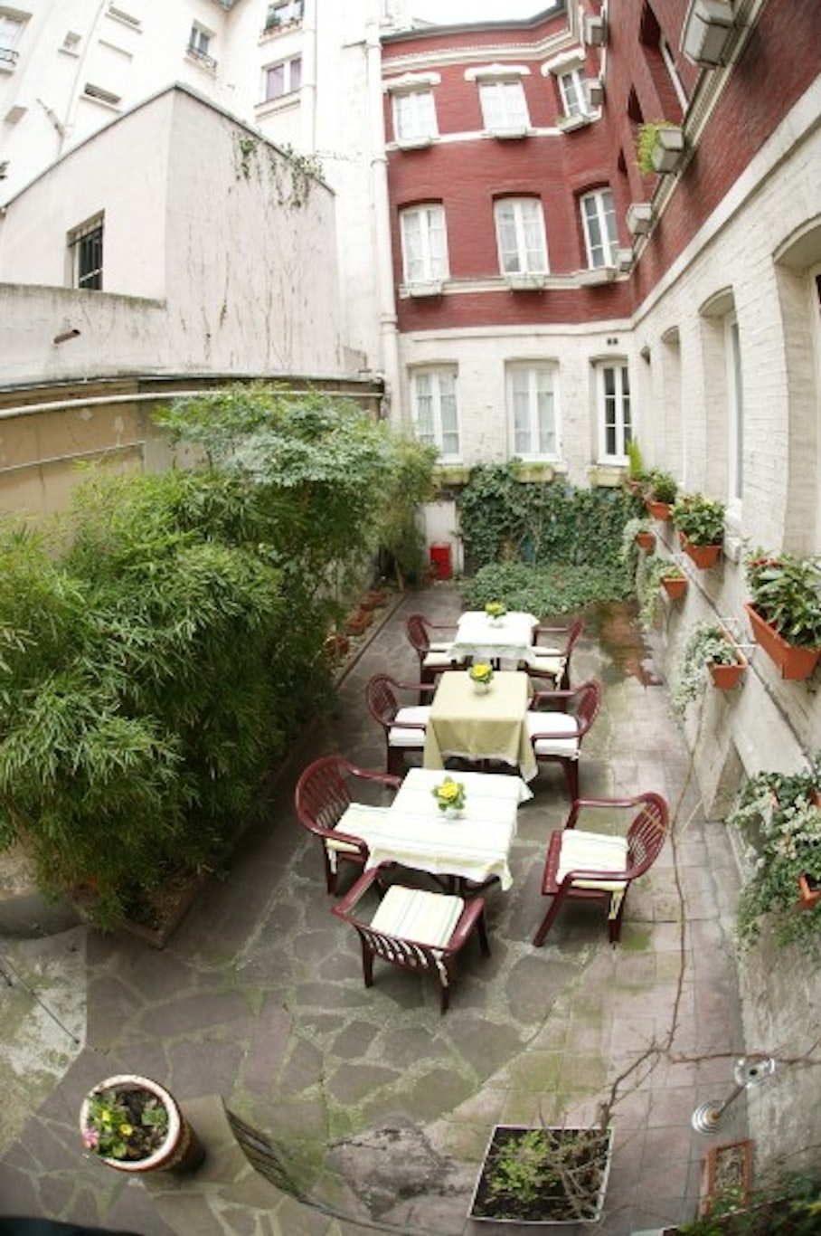 Le Pavillon 42/43
