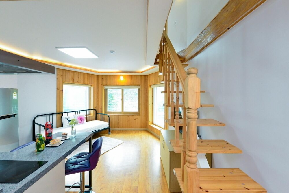Gapyeong Camel Pension 37/50