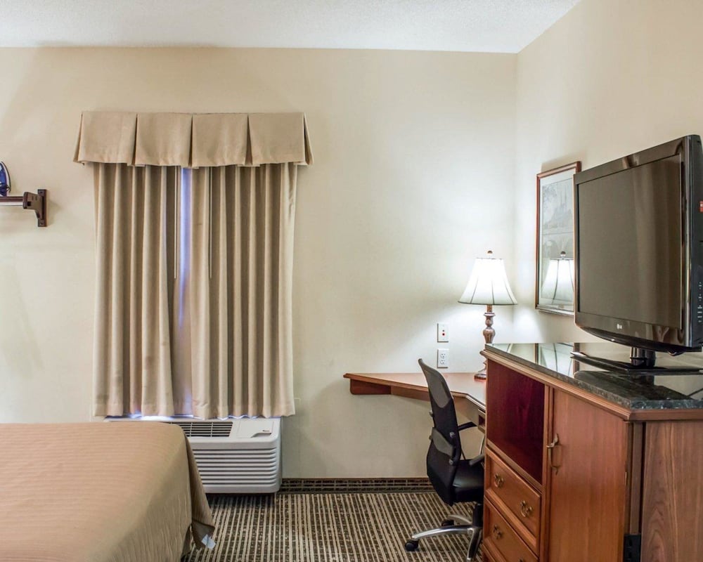Quality Inn Goldsboro 32/36
