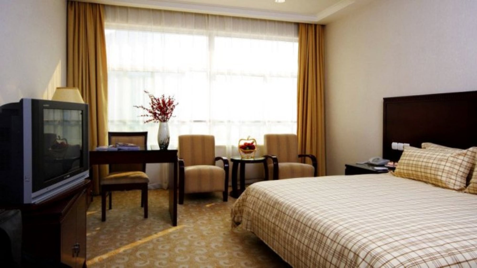 DELUXE, DOUBLE BED