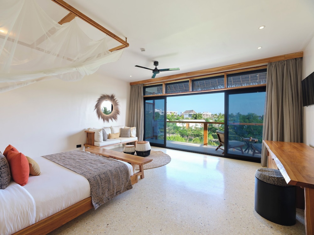 Kwanza Resort by Sunrise 19/60