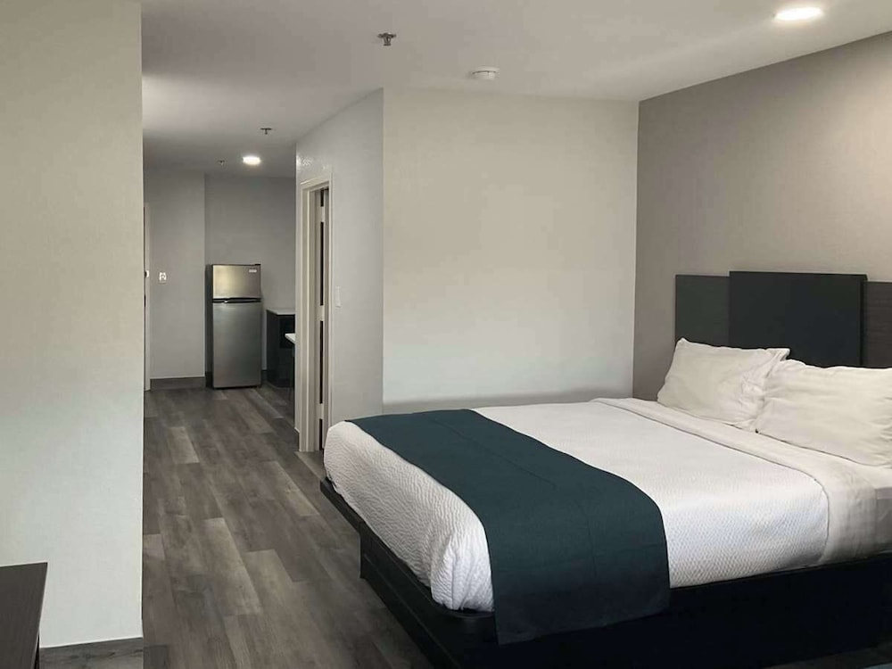 Room at Studio6 Suites Brenham, TX, BRENHAM - TX