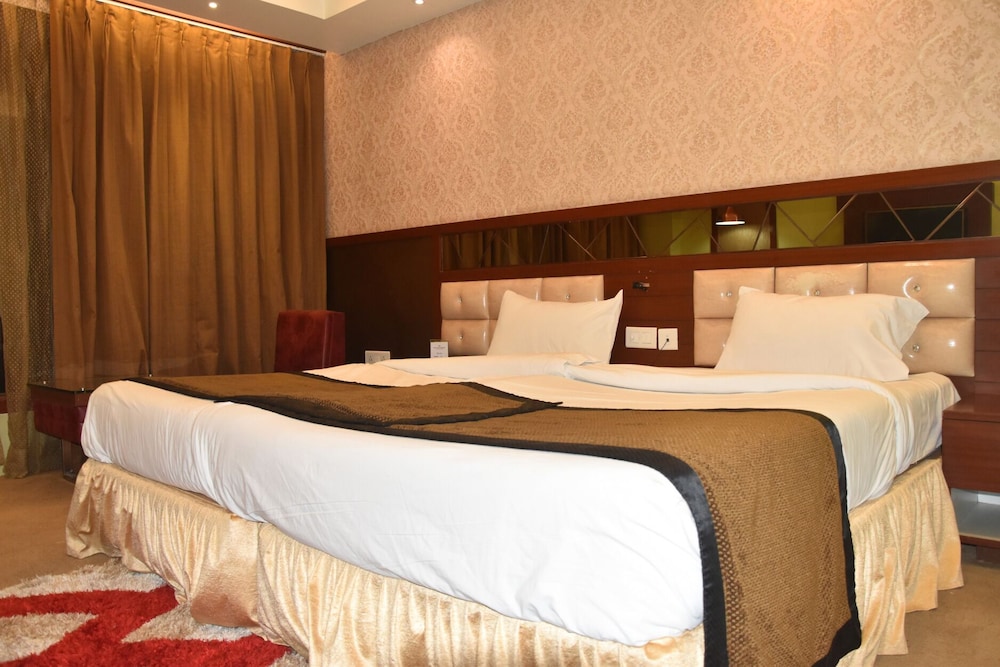 The Grand Empire A Boutique Hotel 9/21