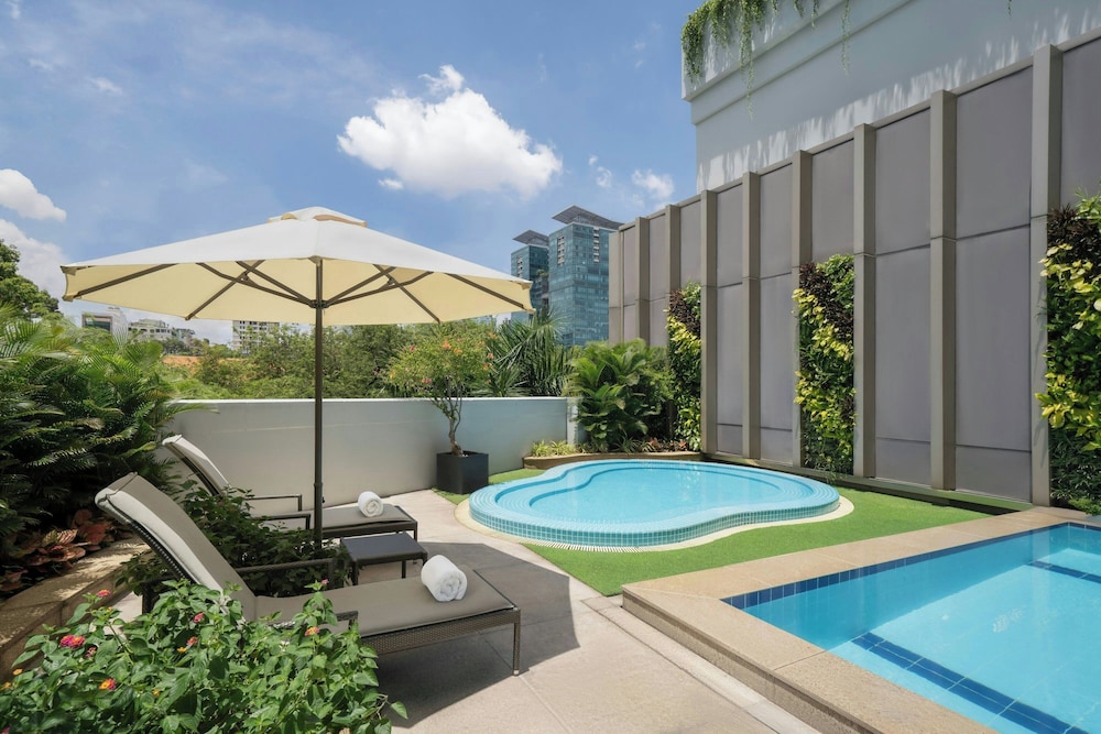 JW Marriott Hotel & Suites Saigon, The Apartments 46/49