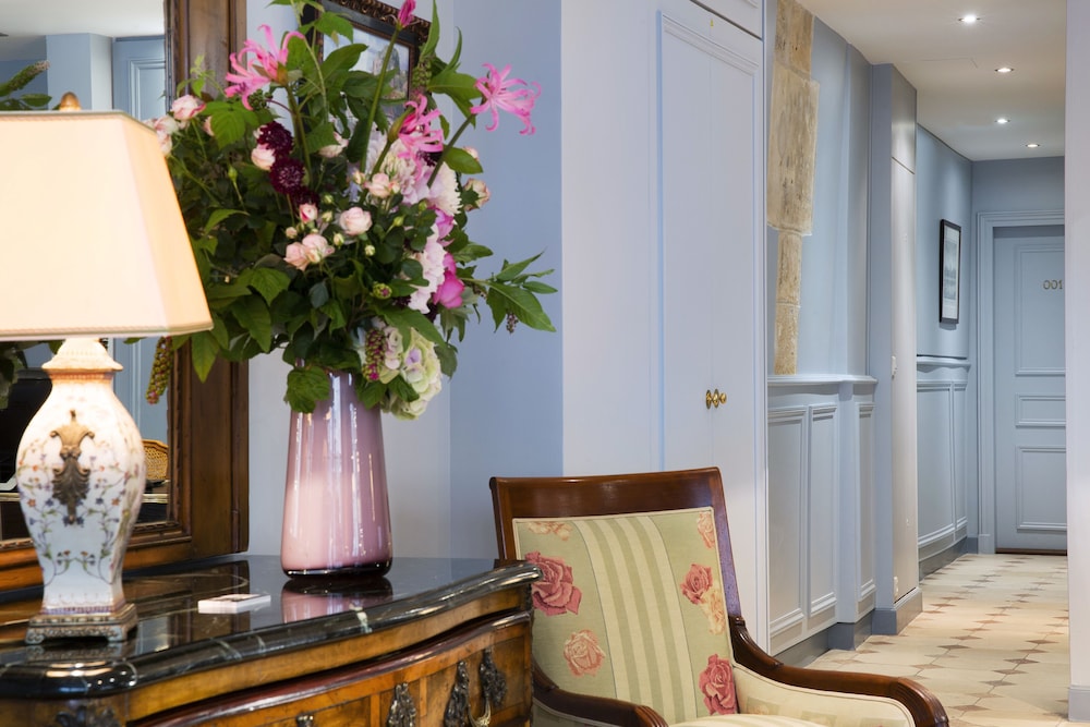 Le Relais Saint Honore 3/42