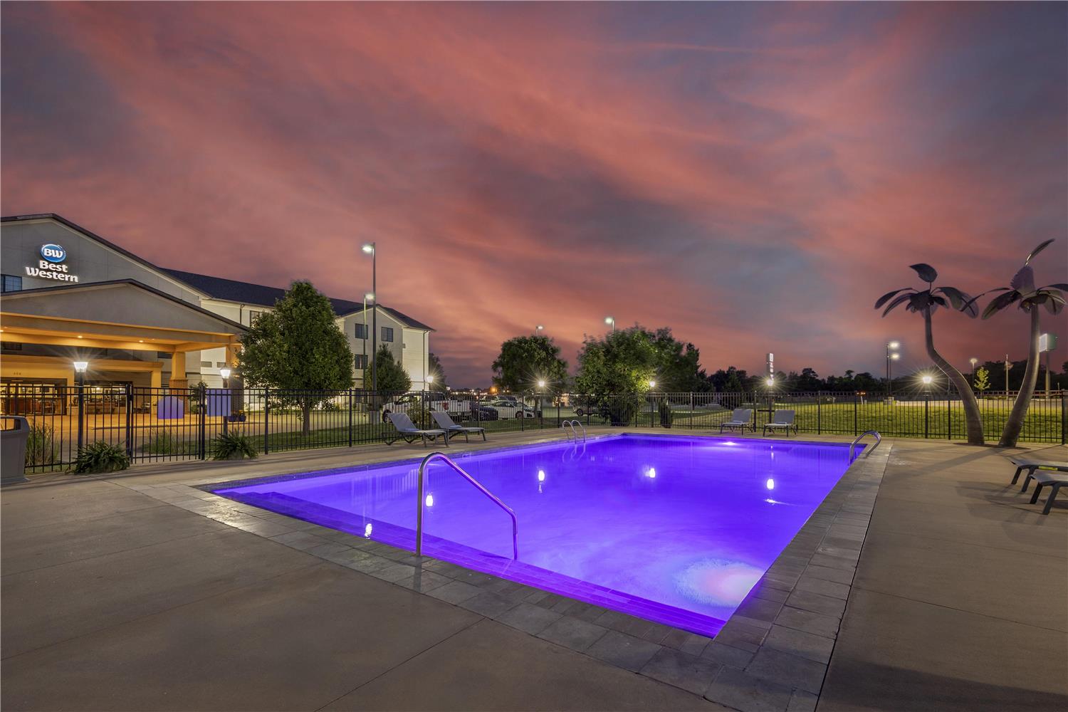 Best Western North Edge Inn 6/13