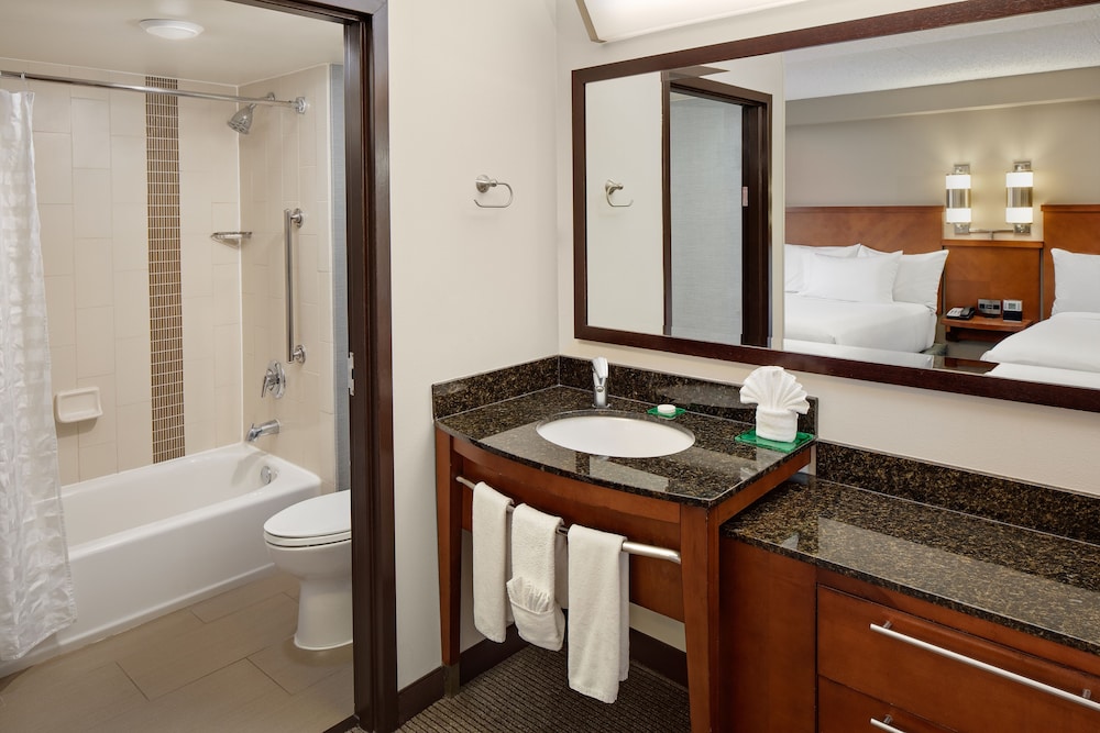 Hyatt Place Princeton 60/62